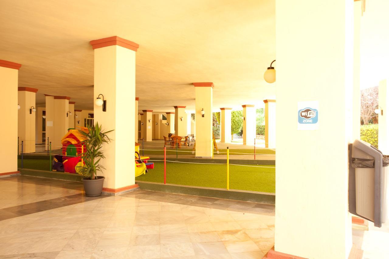 Varios Apartamentos Romana Playa Elviria 마르베야 외부 사진